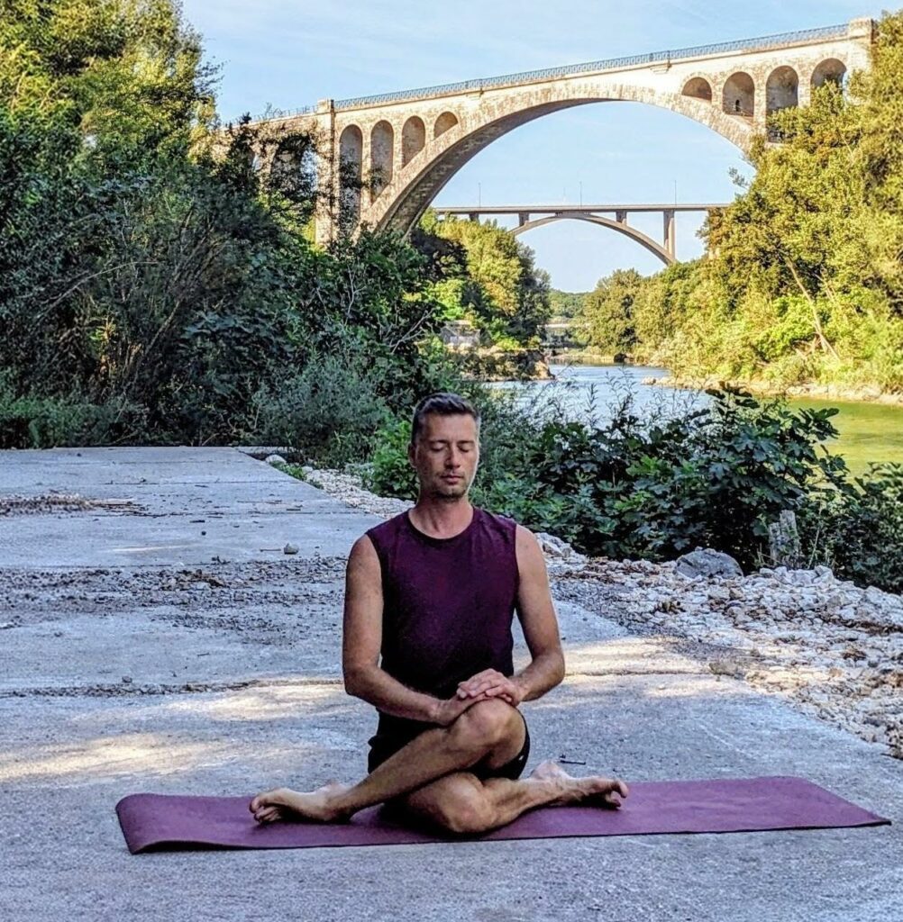 Nagoyaka Yoga Épinal et Vosges Guillaume Gomukasana